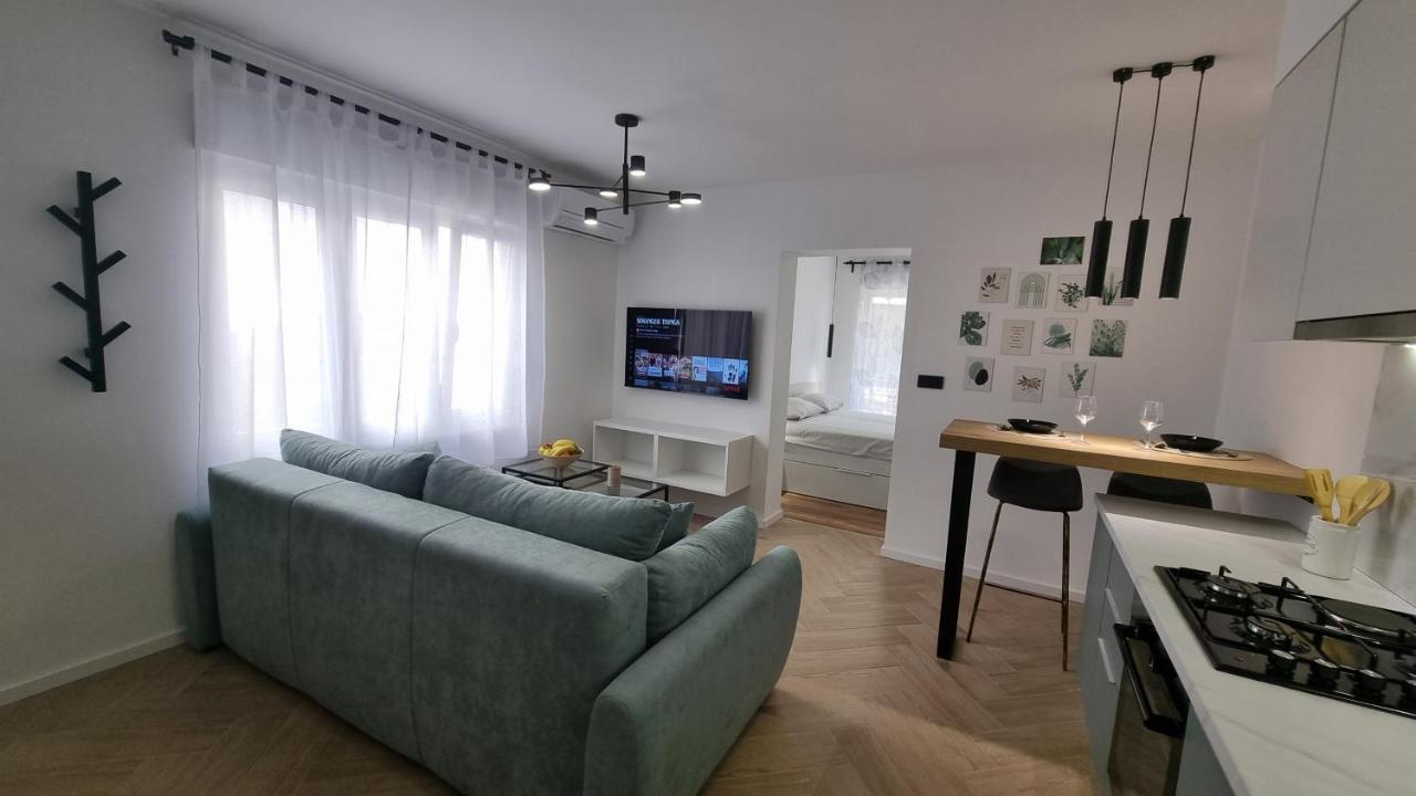 Aquamarine - Free 2 Electric Scooters Apartment