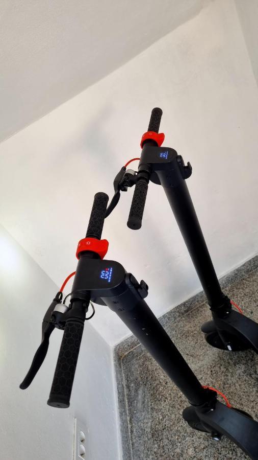 Aquamarine - Free 2 Electric Scooters Apartment